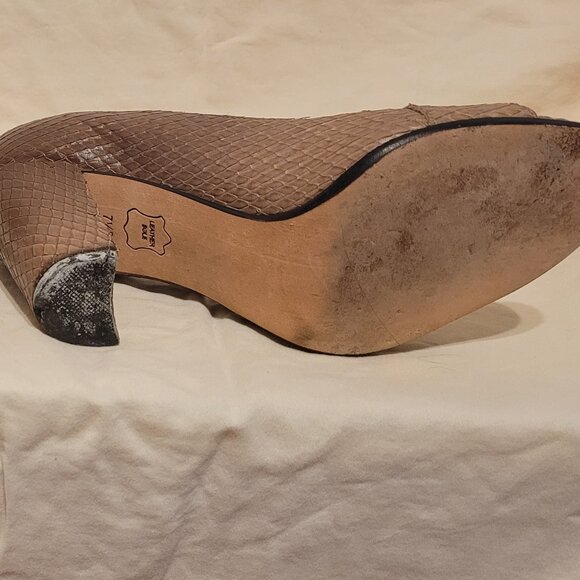 Talbots Gold Snake Skin Open Toe Leather 4 inch Heels size 7 1/2 - Picture 6 of 7
